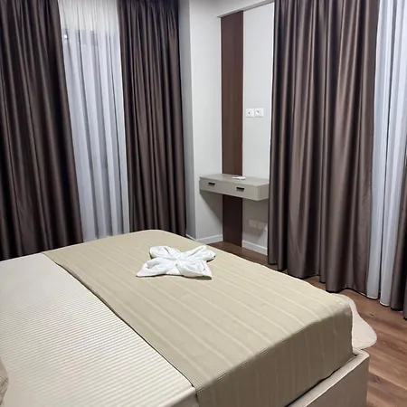 Deluxe Apartment New Bazaar Tirana Exterior photo