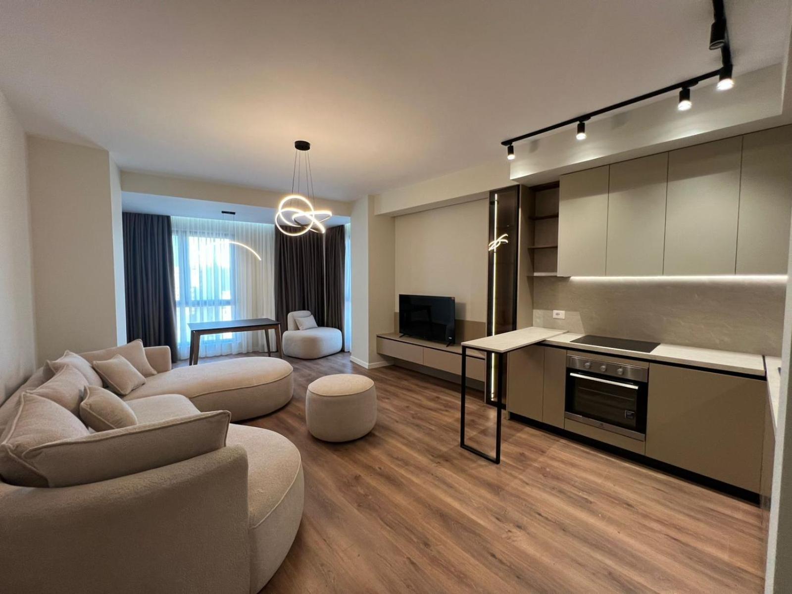Deluxe New Bazaar Apartment