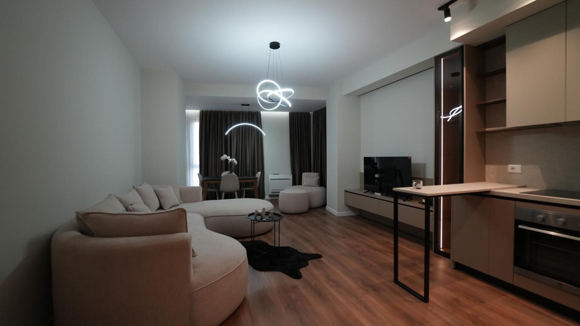 Deluxe New Bazaar Apartment